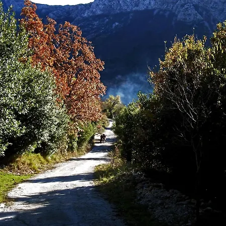 Kapetan In Srida Sela Mit Panoramablick Nyaraló *